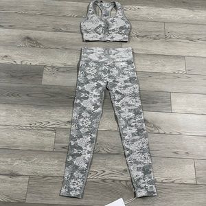 NWT Women’s Best Seamless Leggings and NWOT sports bra (took tag off to try on)